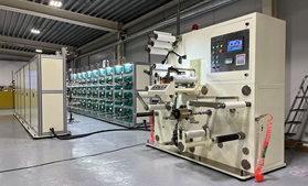 60头12万米烟包拆封拉线分条天行（中国） 大型拉线复卷机